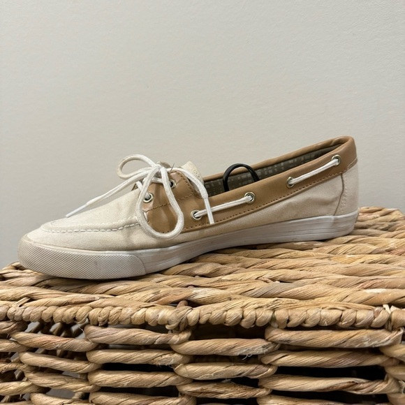 Tommy Hilfiger White & Tan Slip On Boat Shoes 8 - Picture 8 of 8
